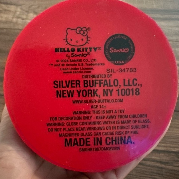 Hello Kitty Merry Jolly Happy Snow Globe - Picture 4 of 5